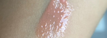 Пост о прекрасных карандашах для губ от Vivienne Sabo в оттенке 102, Pupa true lips в оттенке 004 и об одном весьма спорном блеске от Buxom Full-on lip cream в оттенке White Russian