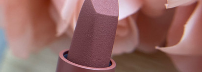 Обалденная формула помад! 2 шикарных оттенка серии Power Bullet Lipstick от Huda Beauty