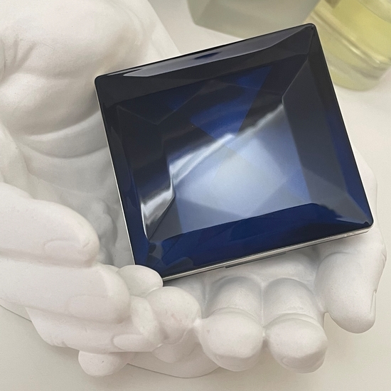 Более шелковые тени придумать нельзя Cle de Peau Beaute Eye Color Quad ...