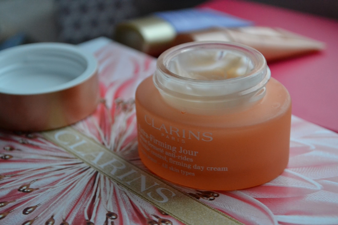 Coco caprylate caprate. Clarins Extra Firming набор.
