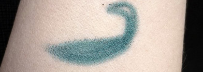 Карандаш для глаз от Bobbi Brown, smokey eye kajal liner в оттенке Pacific