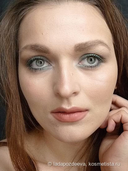 Карандаш для глаз от Bobbi Brown, smokey eye kajal liner в оттенке Pacific