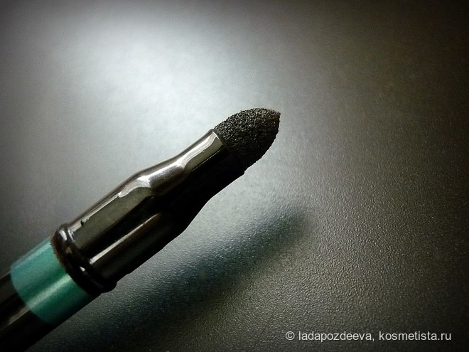 Карандаш для глаз от Bobbi Brown, smokey eye kajal liner в оттенке Pacific