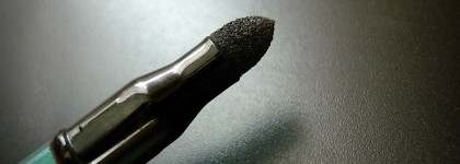Карандаш для глаз от Bobbi Brown, smokey eye kajal liner в оттенке Pacific