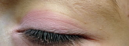 Пресованные тени для век от Shu Uemura Eyeshadow в оттенке M light pink 136 - любимый цвет сказочных единорогов