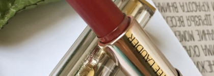 Губная помада Estée Lauder Pure Color love lipstick. Оттенок 460