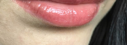 Питательный бальзам для губ с оттенком Yves Saint Laurent Volupté liquid color balm . Нежный нюдовый оттенок 12 chase me nude