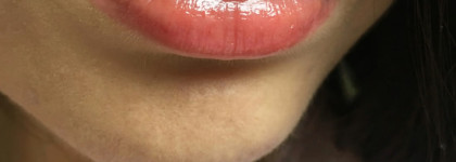 Питательный бальзам для губ с оттенком Yves Saint Laurent Volupté liquid color balm . Нежный нюдовый оттенок 12 chase me nude