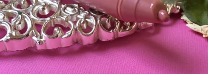 Clinique Chubby Plump & Shine увлажняющий блеск для губ. Нежный нюд оттенок 01 Normous Nude