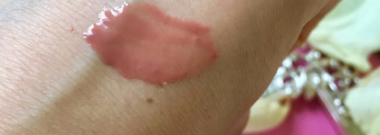 Clinique Chubby Plump & Shine увлажняющий блеск для губ. Нежный нюд оттенок 01 Normous Nude