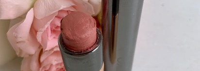 Кремовый нюд Kiko Milano Gossamer Émotion Creamy Lipstick. Оттенок 102 Pink Sand