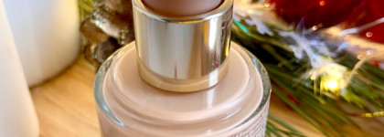 Новинка ушедшего 2019 года. Clarins everlasting youth fluid. Оттенок 108