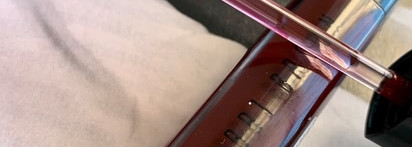 Вишневый ликёр bobbi brown crushed oil infused gloss оказался намного привлекательней на губах, нежели в тубе