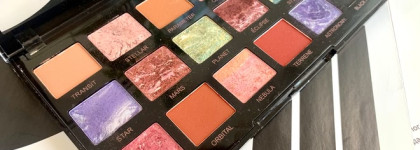 Палетка теней Revolution Pro и помада Revolution Pro New Neutral в оттенке Cashmere