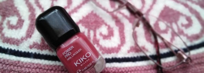 Мое понимание цвета Red Pear по Pantone. Kiko Milano Power Pro Nail Laquer в оттенке 077 Persian Red