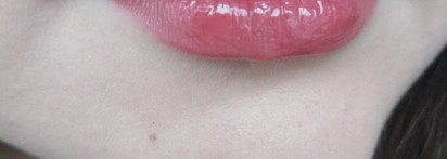 Новинка L'Oreal Brilliant Signature помада-тинт с лаковым финишем в оттенке 302 Be Outstanding