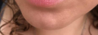 Блеск-плампинг для губ Vivienne Sabo Polynesie Francaise Volumizing lip gloss. Пышные сочные губки вам обеспечены
