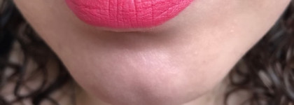 Сладко, но не гладко. Помада MAC Powder Kiss Lipstick в оттенке 301 A Little Tamed