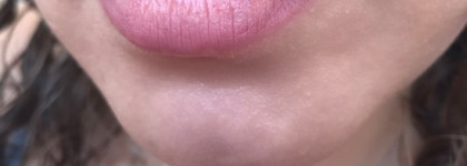 Стойкий контур, универсальный оттенок. Карандаш для губ Vivienne Sabo Le Grand Volume в оттенке 03