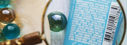 Увлажняющий крем для лица Hydra-Essentiel Moisturizes And Quenches Silky Cream и крем для рук Hand and Nail Treatment Cream Jeunesse des Mains в мини наборе от Clarins