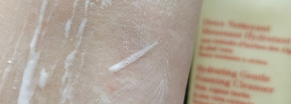 Очищающий пенящийся крем для нормальной и сухой кожи Clarins Doux Nettoyant Moussant Hydratant