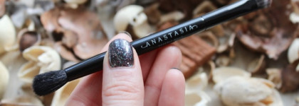 Классика от Anastasia Beverly Hills: палетка Soft Glam Eyeshadow Palette, повседневная и праздничная