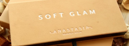 Классика от Anastasia Beverly Hills: палетка Soft Glam Eyeshadow Palette, повседневная и праздничная