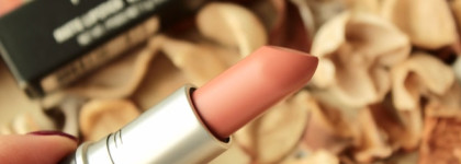 MAC Matte Lipstick в теплом нюдовом оттенке 606 Kinda Sexy