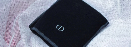 Голографический хайлайтер Dior Diorskin Mineral Nude Luminizer в оттенке 006