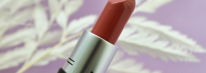 MAC Mini Lipstick в знаменитых оттенках Ruby Woo и Velvet Teddy