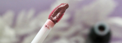 Beauty Bomb Gloss Monster в оттенке "Верни мне мой 2007-й"