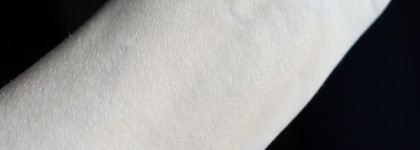 Легкий тон для весны. Белита LAB Colour Ecoskin SPF15 в оттенке 01 Light