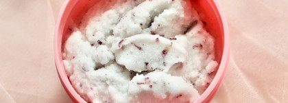 Спелая вишня и лепестки роз в разглаживающем скрабе для тела от OK Beauty Smooth & Care Oil Body Scrub