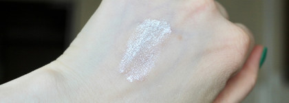 Волшебные сияющие тени Vivienne Sabo Liquid Eyeshadow Artiste 24/7 в оттенке 01 Argent Brillant
