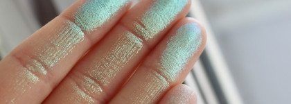 Изумрудно-голубой дуохром с золотистым сиянием. Relouis Pro Eyeshadow Sparkle в оттенке 05 Mermaid Tail