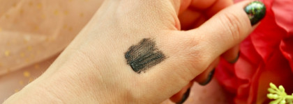 Новинки от Divage: объемная тушь Karenina Modelling Mascara и жидкая подводка Shimmer & Shine Liquid Eyeliner в оттенке 05 Голубой