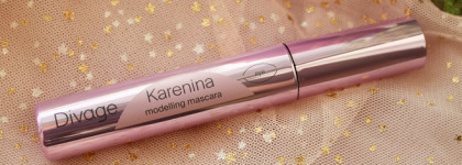 Новинки от Divage: объемная тушь Karenina Modelling Mascara и жидкая подводка Shimmer & Shine Liquid Eyeliner в оттенке 05 Голубой