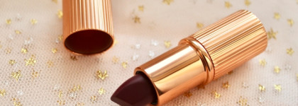 Маленькое чудо. Charlotte Tilbury Matte Revolution Lipstick в оттенке M.I. Kiss