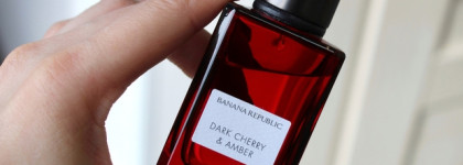 Лёгкая и воздушная вишня для лета: Banana Republic Dark Cherry & Amber