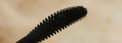 Новинка от Vivienne Sabo: тушь Moore Moore Mascara, которая действительно удлиняет