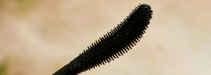 Новинка от Vivienne Sabo: тушь Moore Moore Mascara, которая действительно удлиняет