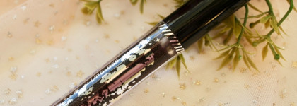 Лимитка Beauty Bomb: блески Dirty Lick в оттенках 02 Beta-rad и 03 Gamma-rad