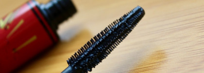 Достойная тушь на каждый день: Estrade Oh, My Doll! Mascara в оттенке Black