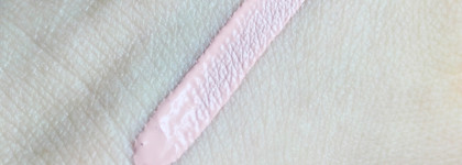 Бюджетная находка для свежего взгляда без тёмных кругов: Essence Correct & Conceal Under Eye Brightening Concealer в оттенке 10 Light