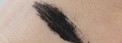 Тушь-фейерверк с ароматом какао: Maybelline Lash Sensational Firework Mascara в оттенке Very Black