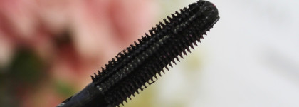 Тушь-фейерверк с ароматом какао: Maybelline Lash Sensational Firework Mascara в оттенке Very Black