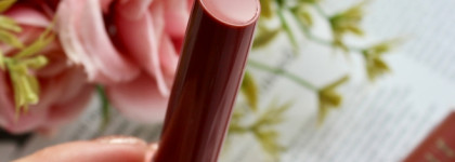 Шоколад или карамель? Vivienne Sabo Glossy Lip Balm La La Laque в оттенке 06 Chocolat