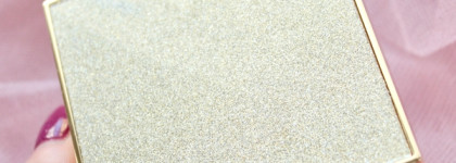 Лучший хайлайтер в моей коллекции, он же самый любимый: Revolution Pro Lustre Highlighter в оттенке White Rose