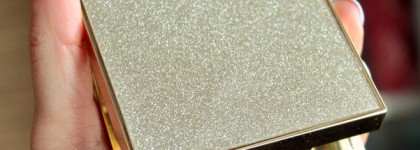 Лучший хайлайтер в моей коллекции, он же самый любимый: Revolution Pro Lustre Highlighter в оттенке White Rose