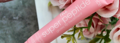 Те самые пептидные бальзамы от Essence. Оттенки 03 Toffeetastic! и 04 Coralized